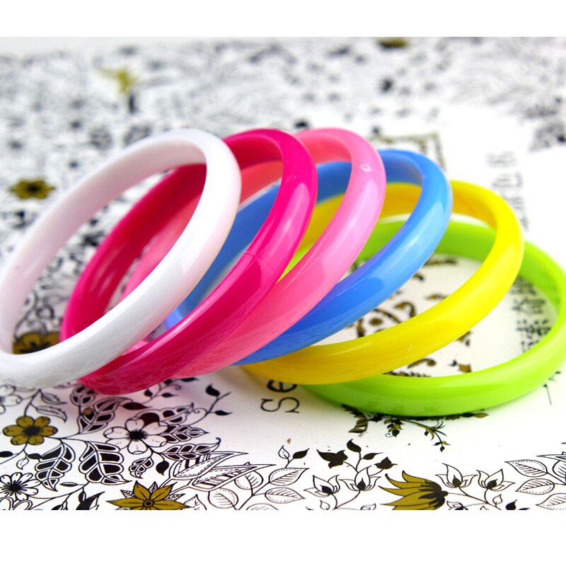 Pulseras de plástico con amuleto de mano para mujer y niña, brazaletes de color caramelo claro, accesorios de mano, joyería,