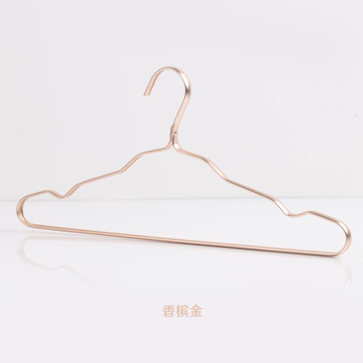 Cintres en alliage d'aluminium, support de vêtements antidérapant sans couture, cintre en métal, grande capacité, cintre léger pour vêtements adultes, quatre couleurs: Rose