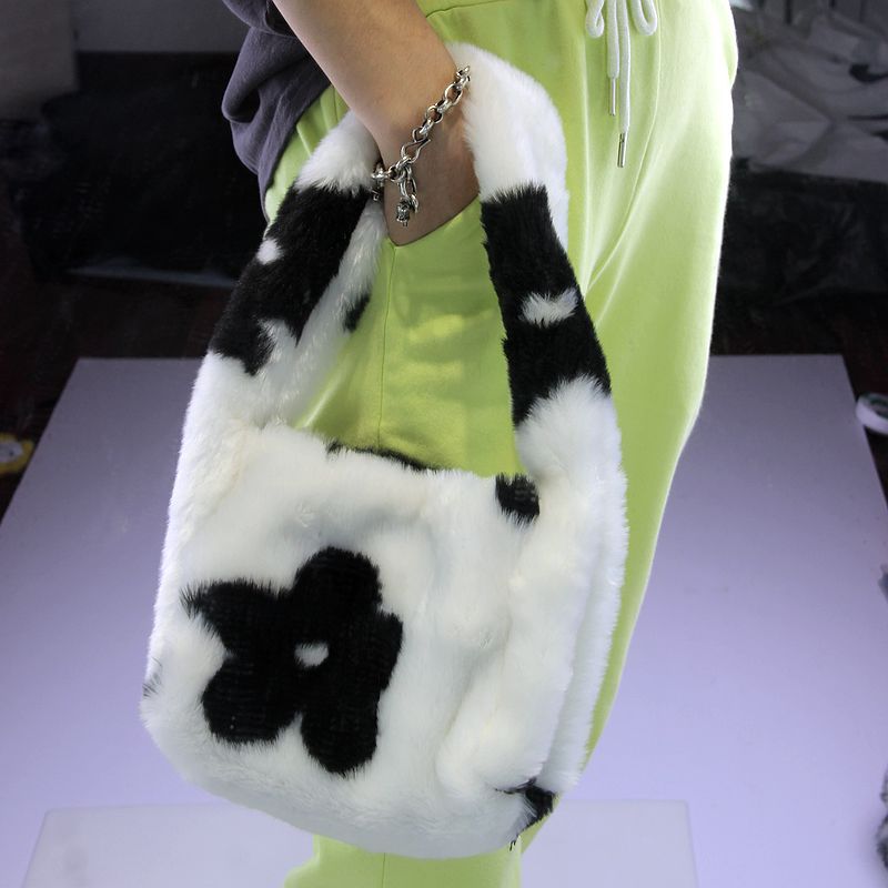 Zebra Print Dames Zachte Pluche Schoudertassen Vintage Faux Fur Vrouwen Leuke Bloem Onderarm Zak Cool Meisjes Harige Tote Purse handtassen