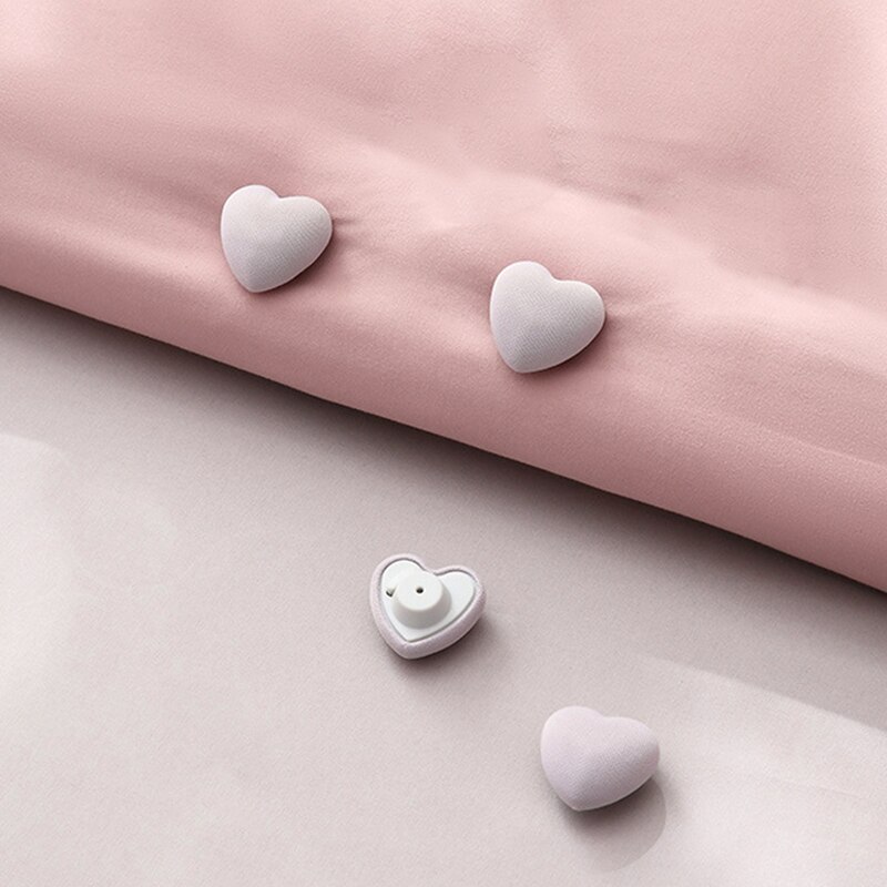 4PCS Quilt Holder Clips for bed sheet Cotton Non-slip Mushroom Quilt Blanket Clip Blankets Cover fixing Clip Heart-shaped: Grey heart