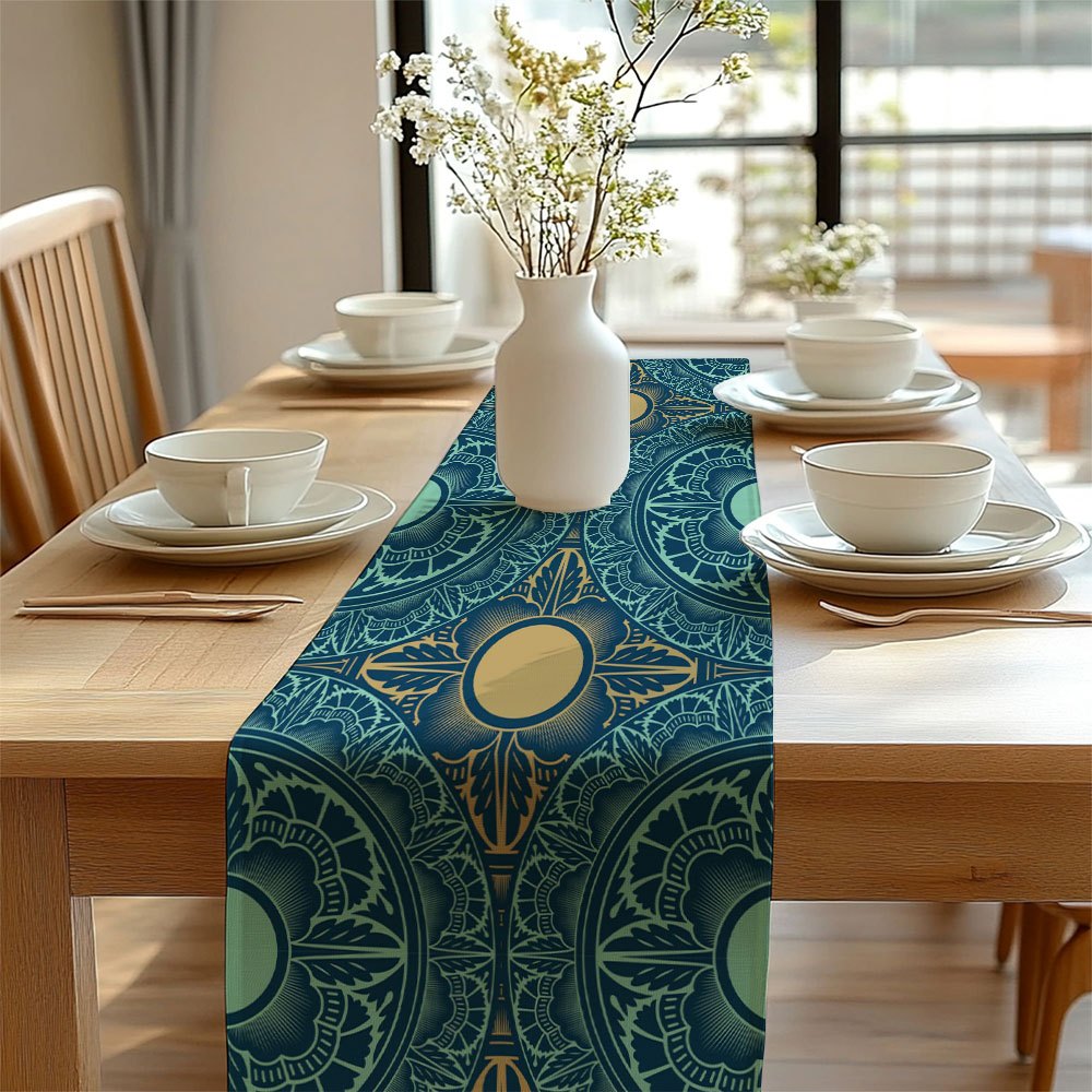 Bordlöpare med mandalatryck i vibrerande blå och gyllene färg för lantlig köksmatsal och inomhusfestdekoration