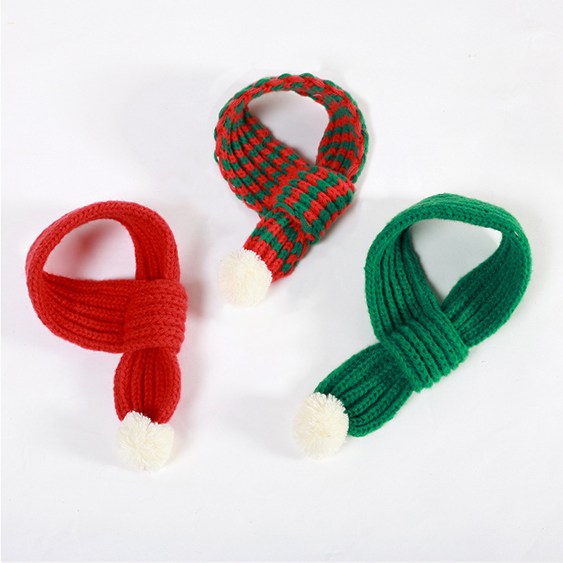 Bufanda de punto con pompón blanco para perros y gatos, bufanda cálida para mascotas, suministros de invierno, accesorios de Navidad y Año