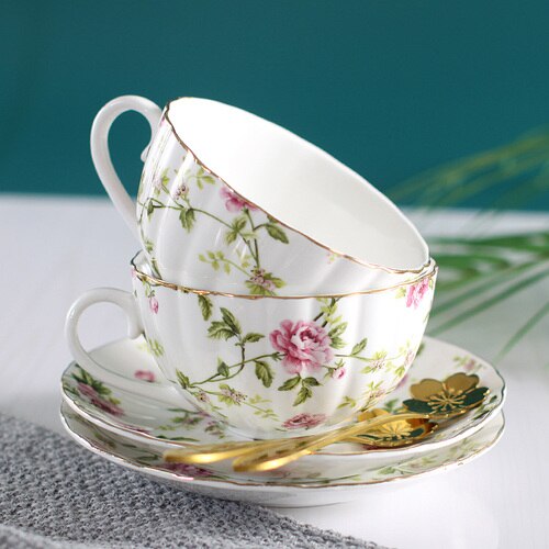 Porcelain Luxury Coffee Cup with Handle European Flowers Gold Bone China Tea Cups Set Tea Cup Set Kawaii Cup Cute Mugs Tazas 50: 2 cups set