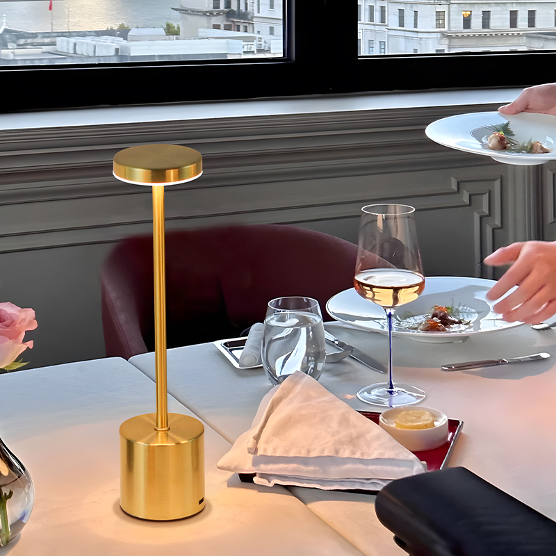 USB oplaadbare LED tafellamp aanraakschakelaar drie kleuren metalen bureaulamp bedlampje hotelbar slaapkamer decoratie nachtlampje