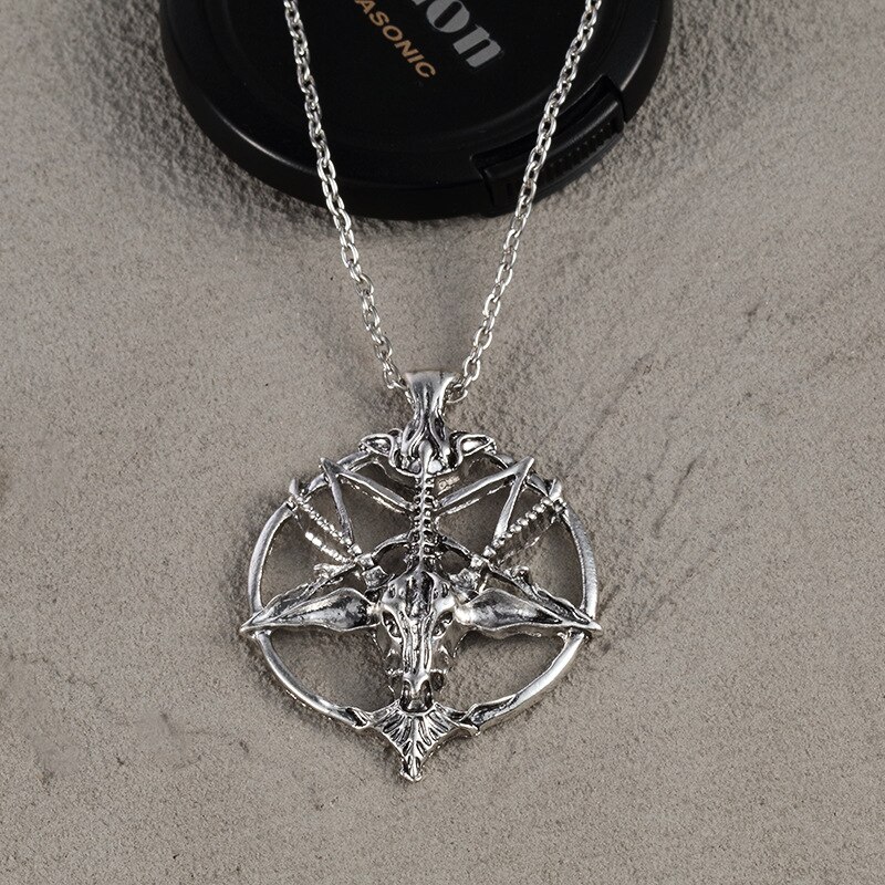 Skull sheep head victim round pendant necklace men retro punk hip hop accessories banquet jewelry bars