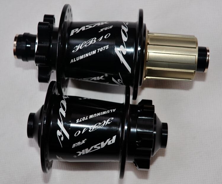 Pasak voor racefiets 8:24 pm h afgedichte lagers racefiets aluminium voor/achternaven 100 mm 130 mm 8/9/10/11 speed met alloy quick: Zwart