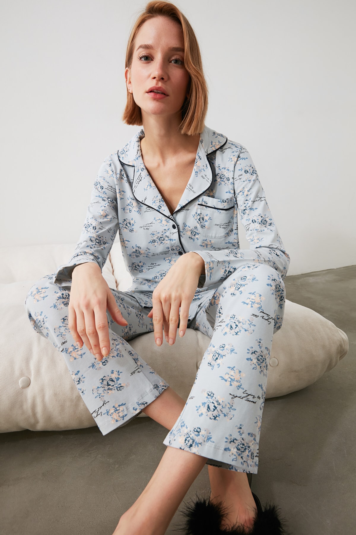 Trendyol Bloem Patroon Shirt Broek Pyjama Set THMAW20PJ0016
