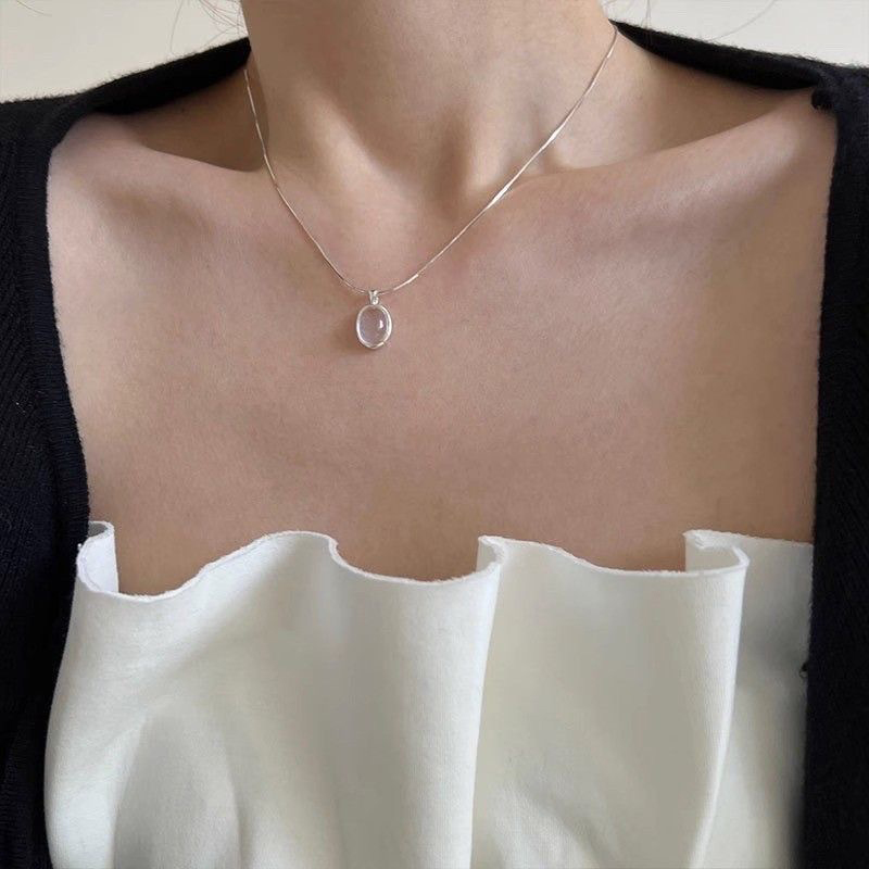 Collar con colgante de piedra marrón de cuero Vintage, gargantilla apilable, cadena de clavícula con temperamento para mujer y niña, collar de Otoño Invierno: Rodio plateado