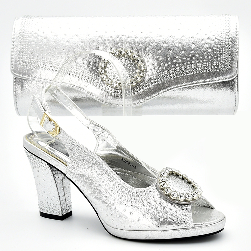 Neue Italienische Schuhe mit Passenden Taschen Set Verziert mit Strass Afrikanische Schuhe und Tasche Set für Party Frauen Schuhe Sommer: Silber / 9.5