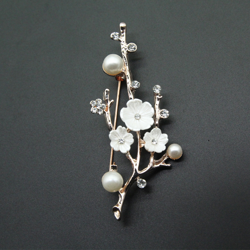 Handmade Natural Plum Blossom Brooches Pins For Women Vintage Freshwater Pearl Brooch Bouquet For Wedding Party: gold