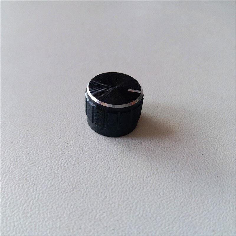 Volumeschakelaar Knop 32x13mm Zwart Frosted Massief Aluminium Knop voor 6mm Potentiometer Volumeschakelaar Knop 32x13mm Zwart Frosted Massief Aluminium Knop voor 6mm Potentiometer