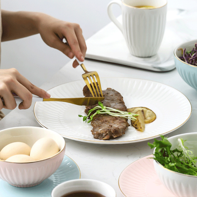 Assiette à dîner bol à soupe service de vaisselle bord blanc tournant Relief doré couverts en porcelaine de Steak