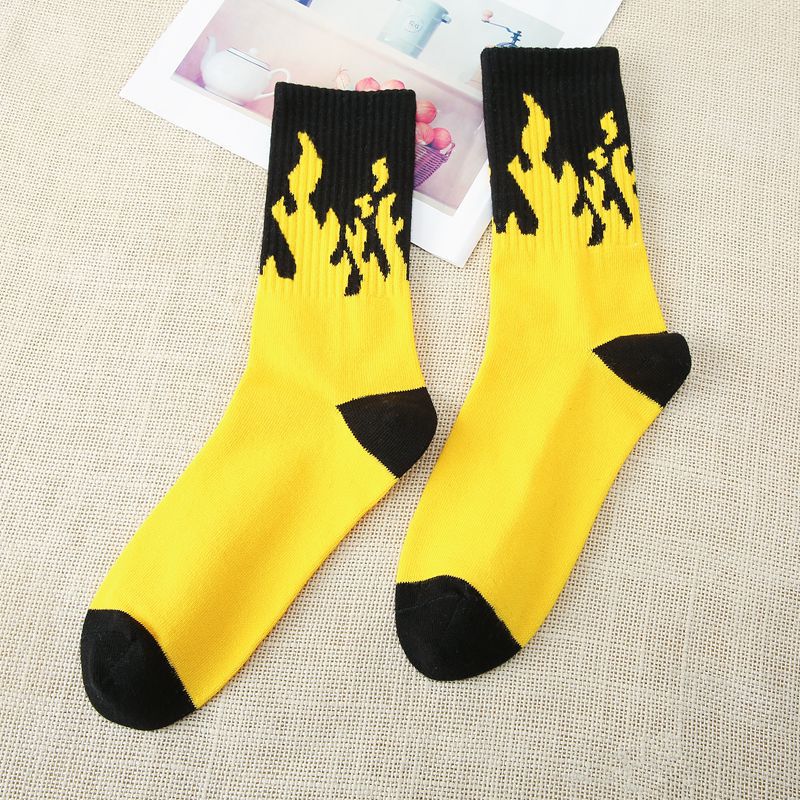 Calcetines con de llamas quemadas para chico, medias con de , ideal para adolescentes, estudiantes, monopatín: Yellow Black