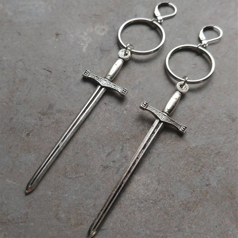 Pendientes de espadas góticas de Color dorado, Tarot Medieval gótico largo, declaración alternativa vikinga, para hombres y mujeres, joyería mística: Rojo óxido