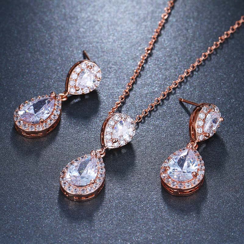 Überlegene 925er Sterling Silber Ohrringe für Damen, besetzt mit Onyx und Zirkon Überlegene 925er Sterling Silber Ohrringe für Damen, besetzt mit Onyx und Zirkon