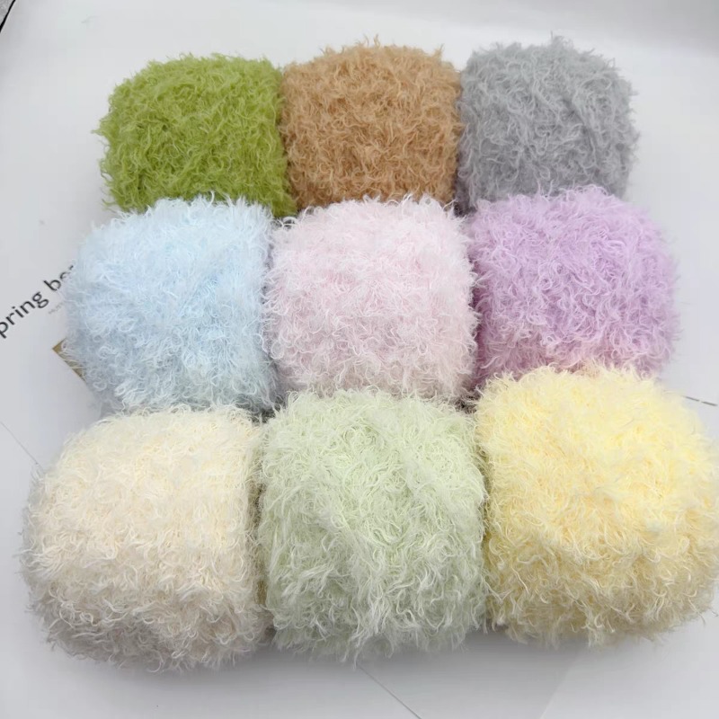 Langhåret teddybjørnfløyelsrull med , 50g tråder, håndlaget heklet teddybjørn, søt dukke, nøkkelringmateriale, tråd