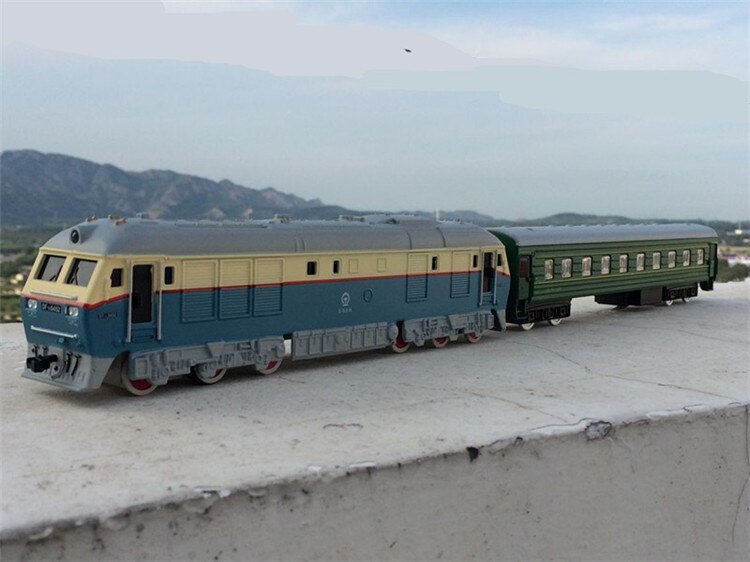 High simulation train model.1:87 scale alloy pull back Double train, passenger compartment,metal toy cars: 7