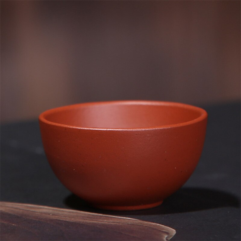 2 stk / sæt yixing rå malm lilla ler tekopper håndlavet keramisk tekop kinesisk kung fu drinkware lille te skål kontor vand krus: Rød s