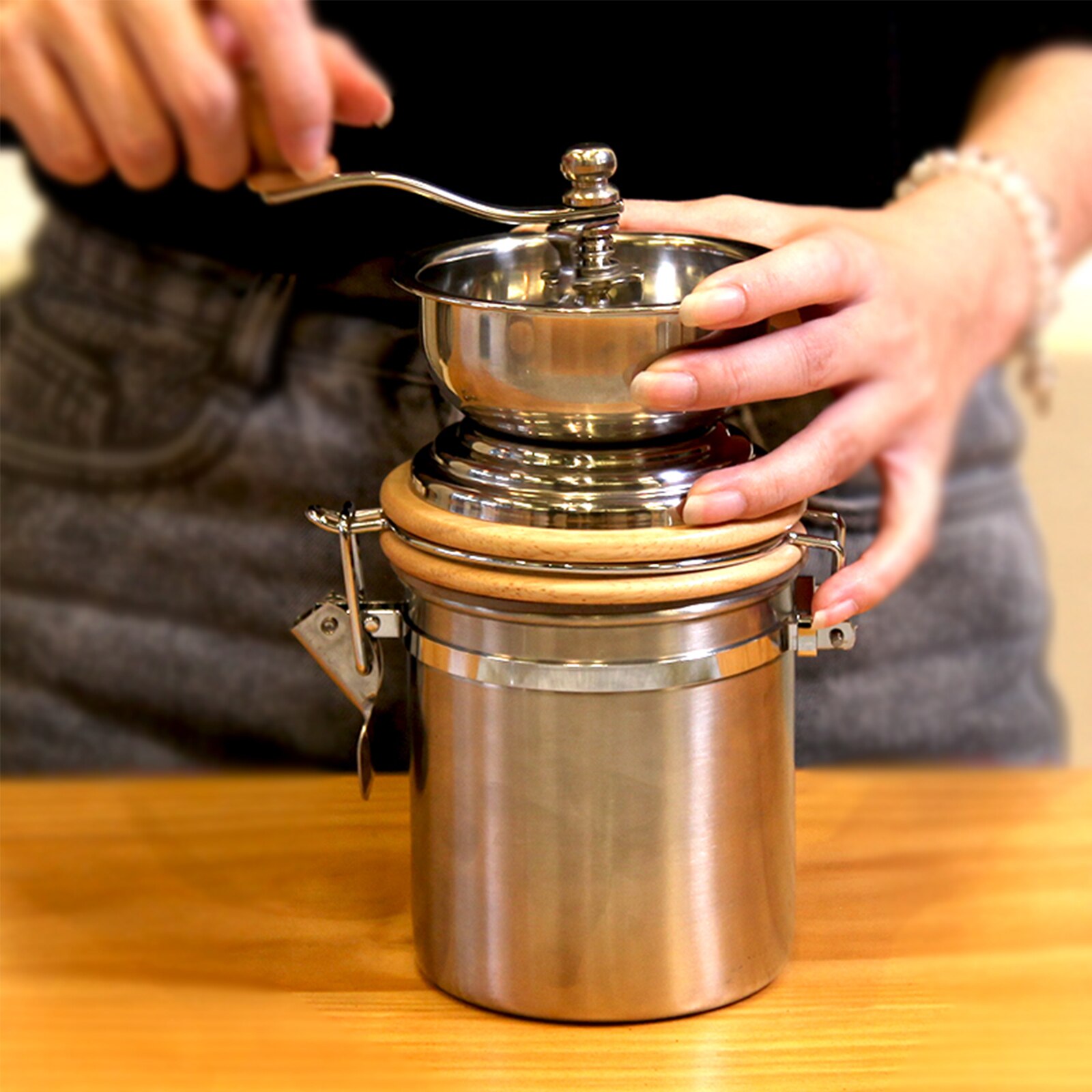 Mini Coffee Mill Grinder Bean Grinding Kitchen Stainless Steel Manual Coffee Grinder Portable Retro Coffee Machine