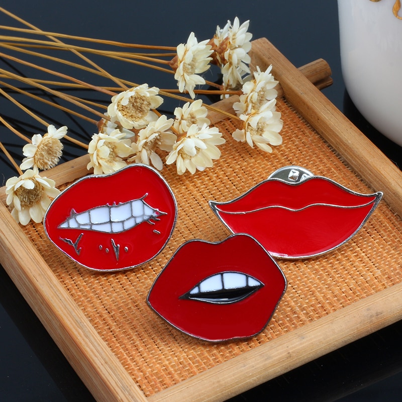 3 stks/set Leuke Sexy Rode Lippen Emaille Pin Broche Creatieve Cartoon Badges Decoratie Pins Broches Voor Vrouwen mannen