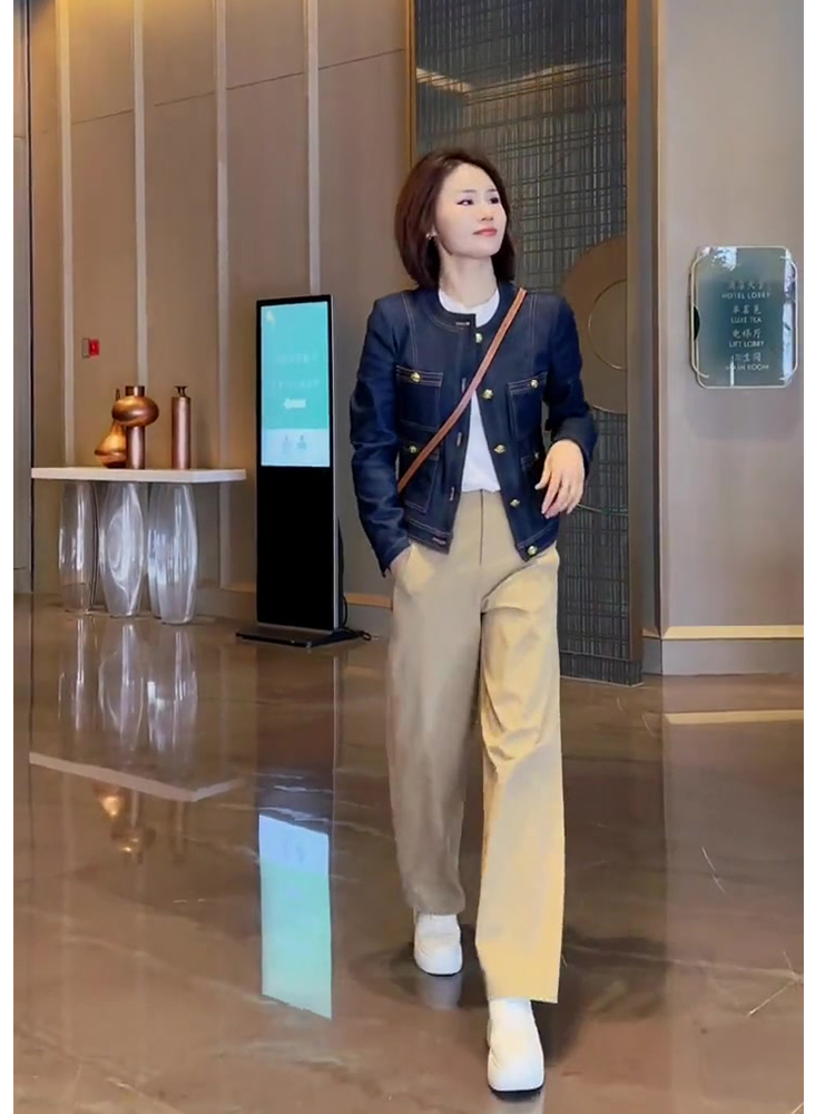Cappotto di jeans stile classico girocollo blu 2024 Temperamento allentato retrò corto di alta qualità primavera e autunno delle nuove donne