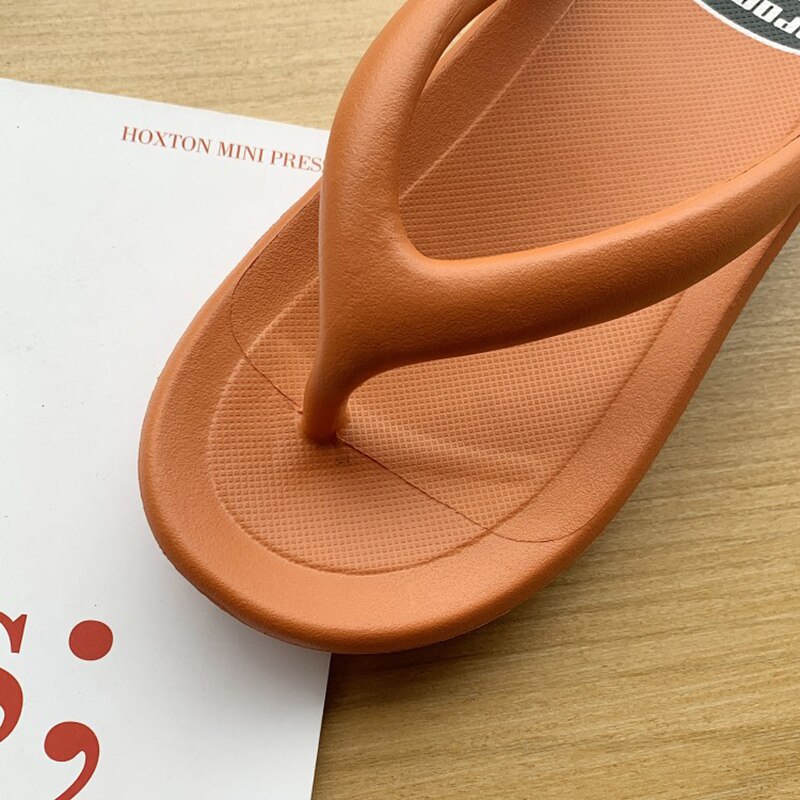 Casual kvinners skinnflip flops sommer rundt hode damer hvite strandsko sklisikre tykke svarte tøfler kvinne