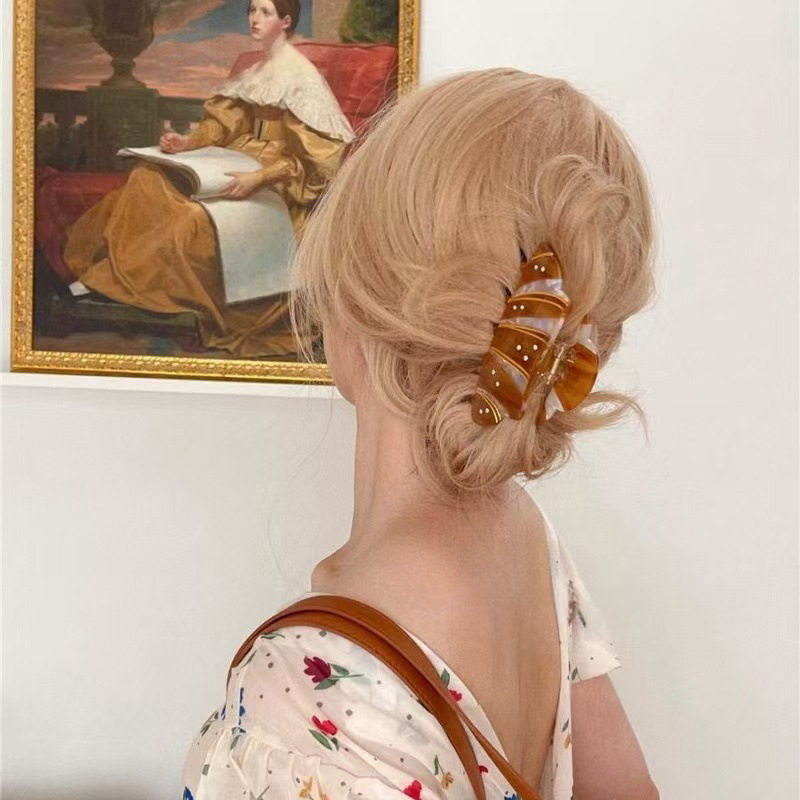 Pinza para el pelo de croissant para mujer y niña, pinza para el pelo Kawaii divertida, creativa y versátil, accesorios para el cabello para uso diario,