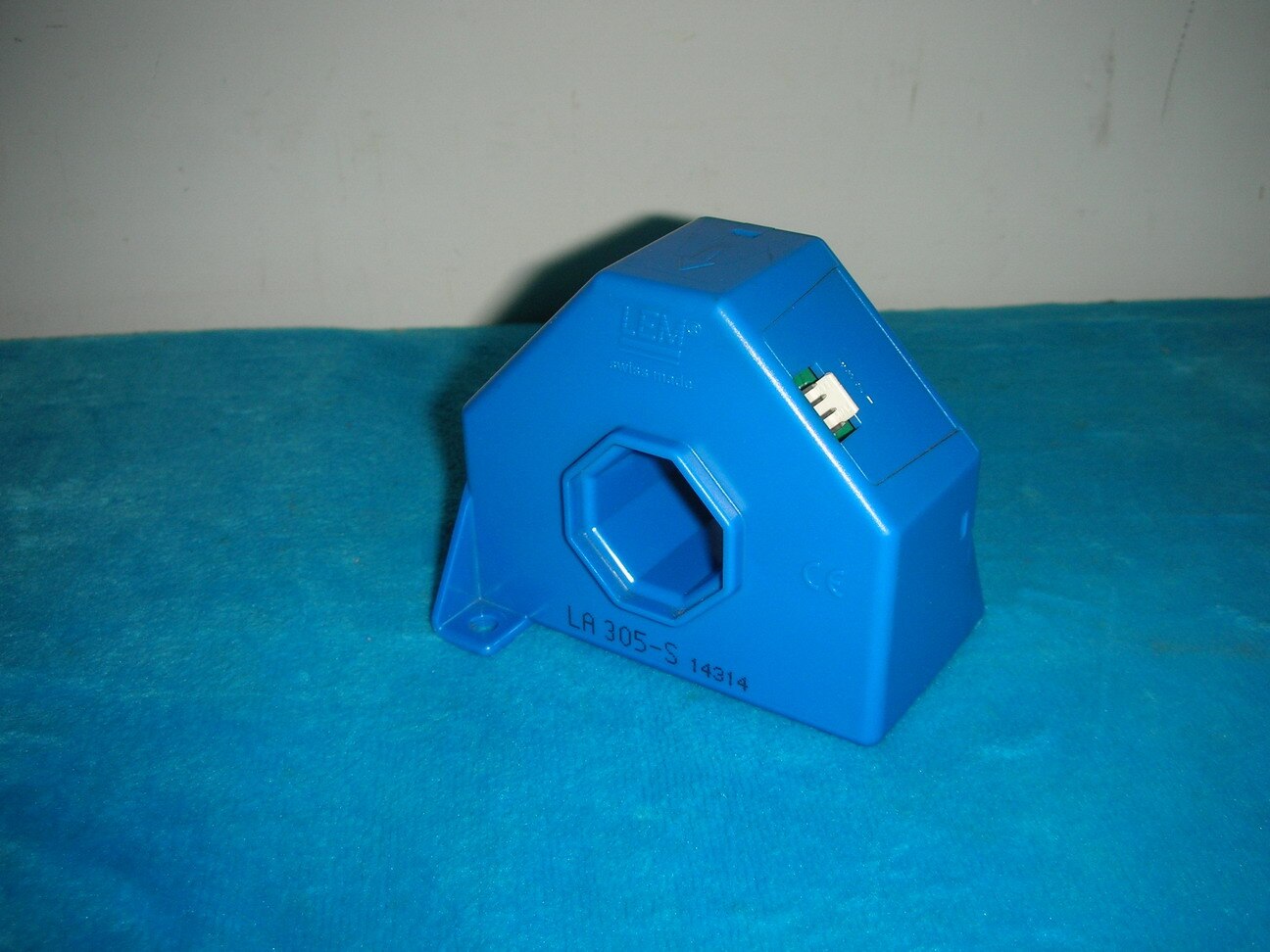 1PC USED LA305-s lime LEM hall effect current sensor