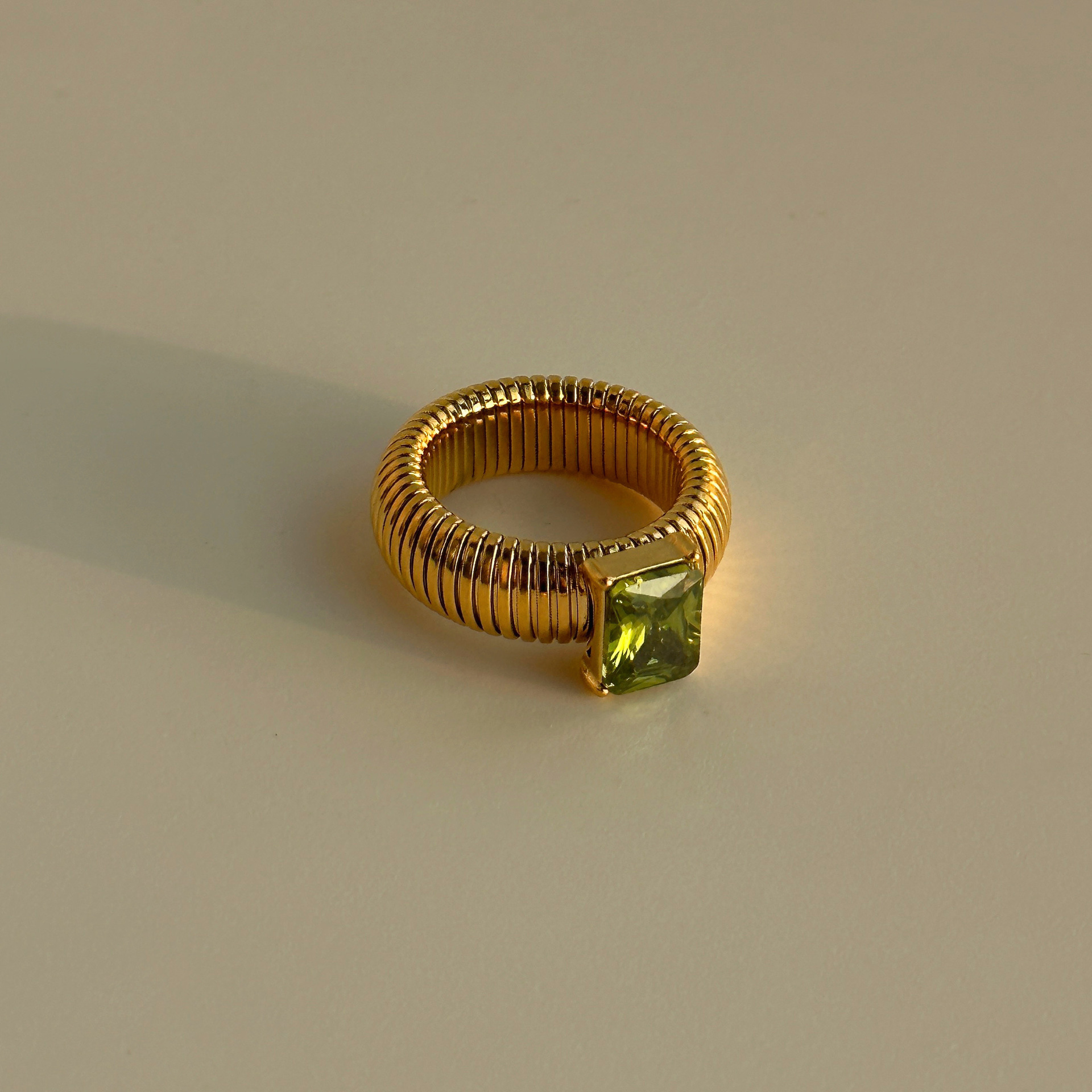 Anillos Punk exagerados de cristal multicolor para mujer, chapado en oro de 18 quilates, resistente al agua, anillo cuadrado grueso, joyería Vintage de hip hop: 6 / YELLOW