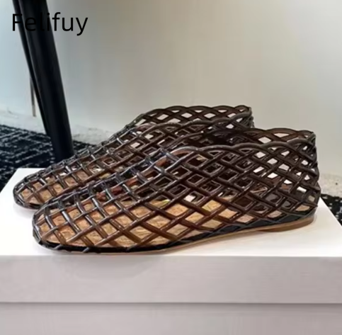 Zapatos de gelatina de malla roja, zapatos de playa con punta redonda hueca, cómodas sandalias transparentes de plástico, novedad de verano, zapatos de gelatinas planos tejidos: Beige / 35