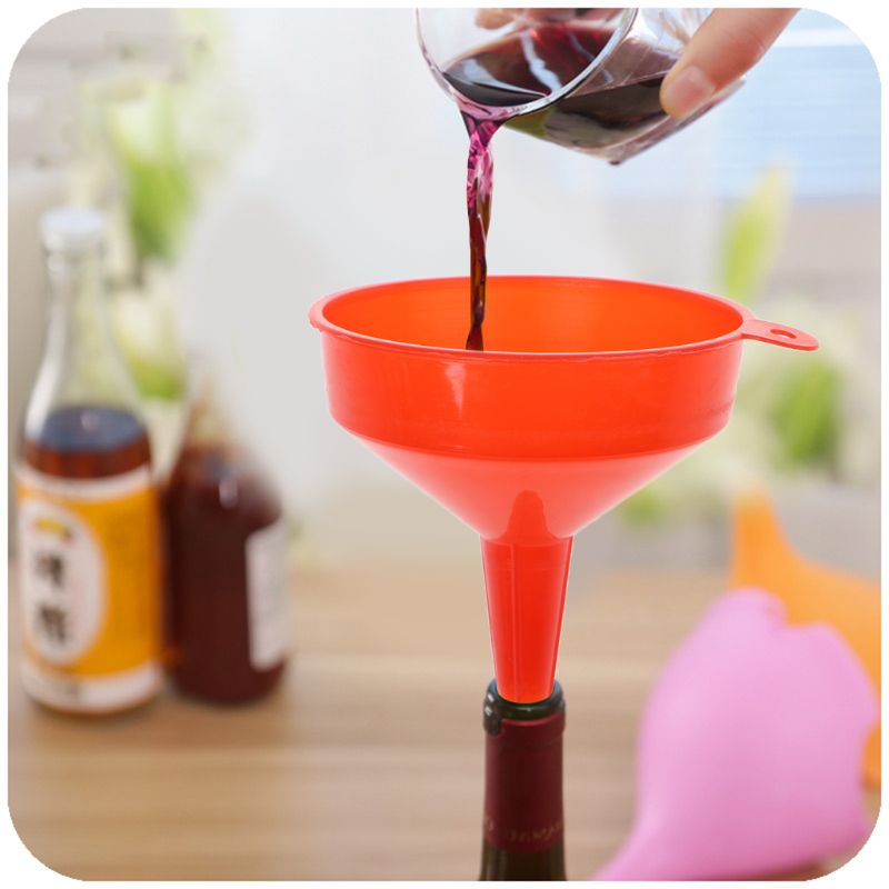 Plastic Filling Funnel Spout Pour Oil Tool Petrol Diesel Car Styling For Car Motorcycle Truck Vehicle L41A