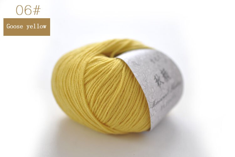 QZLKNIT 50g/bal 50% Merino gemengd garen Herfst/winter Zacht Medium grof wol garen DIY Hand gebreide haak Baby kleding garen: 06 Goose yellow