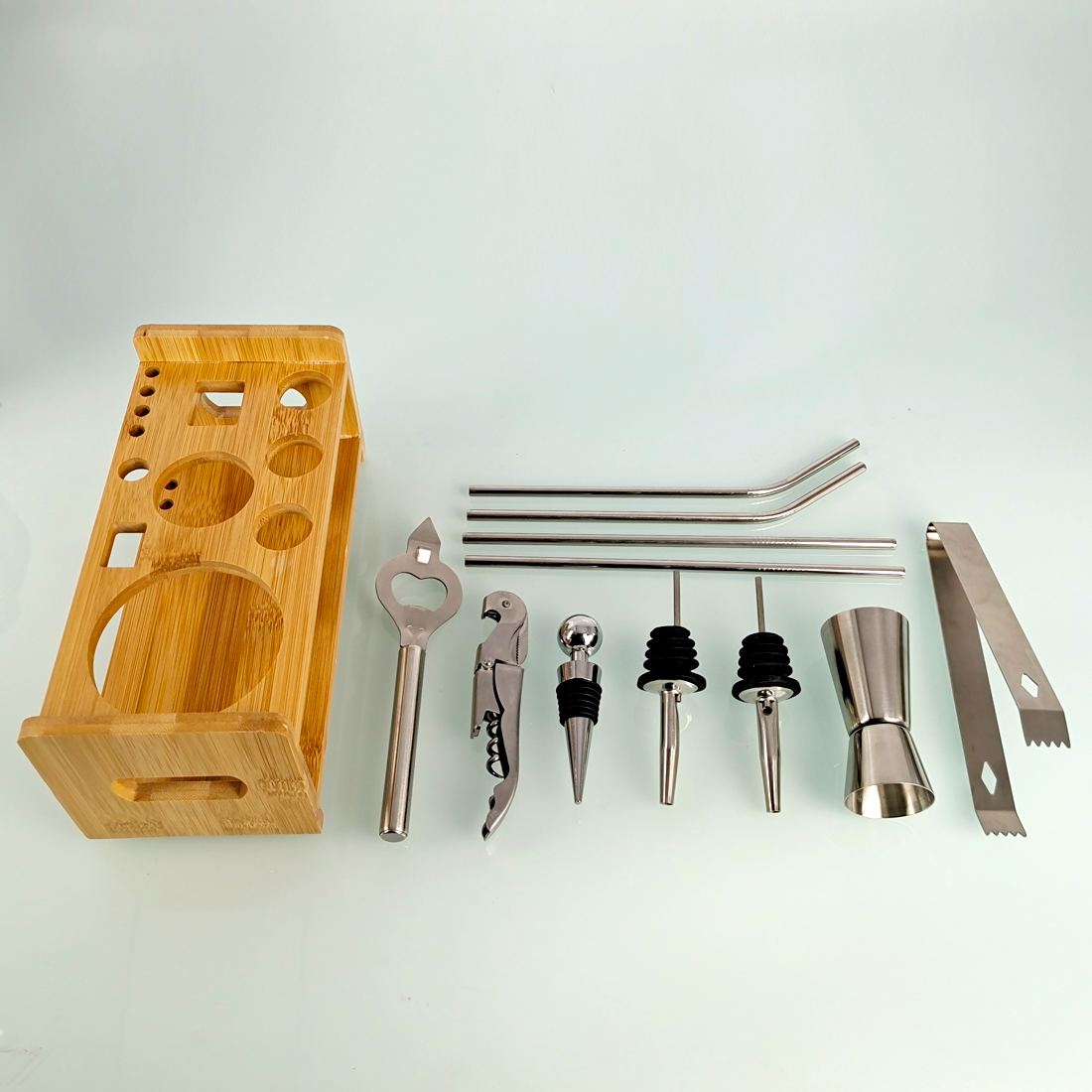 Bartender Kit， 13-Piece Cocktail Shaker Set Bamboo Stand， For Mixed Drinks Martini Home Bar Tools Set Stainless Steel