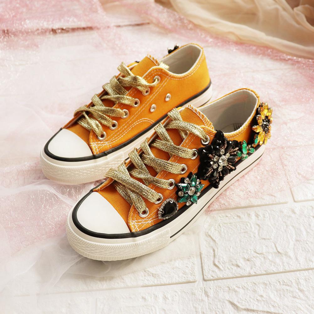 Zapatillas de deporte de lujo con flores y cristales de imitación, zapatos de lona informales para mujer, zapatos de boda brillantes para novia, cesta de entrenador plana para mujer