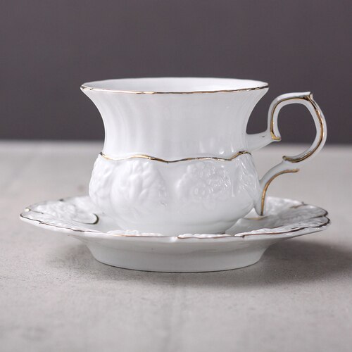 Taza de café de cerámica rosa, escultura creativa, juego de platillo, tazas de té chapadas en oro de flores, tazas europeas Kubek de porcelana, AC50BD: White