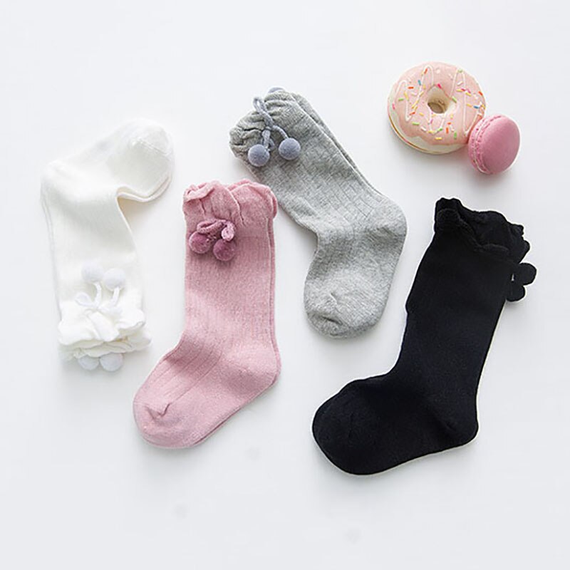 Skarpety dziewczęce Skarpetki śliczne pompony antypoślizgowe długie skarpety dziecięce skarpety robić kolan maluch niemowlę ciepłe Sokken Calcetines prezent