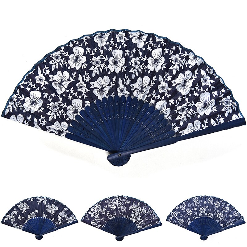 Bloem Chinese Stijl Blauw Stof Hand Ventilator Met Geverfd Blauw Bamboe Frame Wedding Party Favor