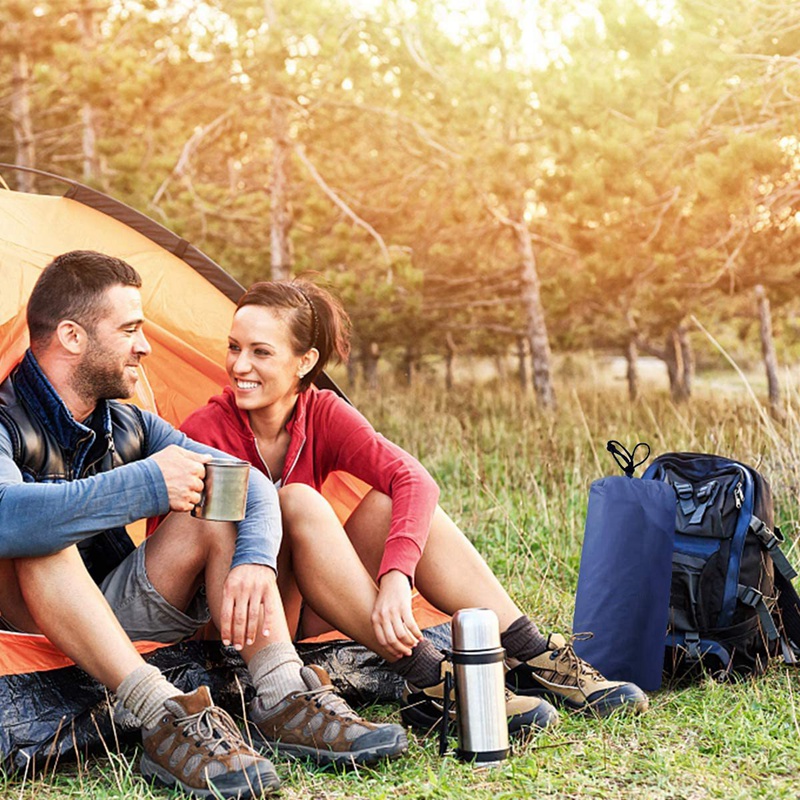 Camping-isomatte: die beste tragbare, ultraleichte isomatte für outdoor-aktivitäten wie camping, rucksackreisen und wandern.