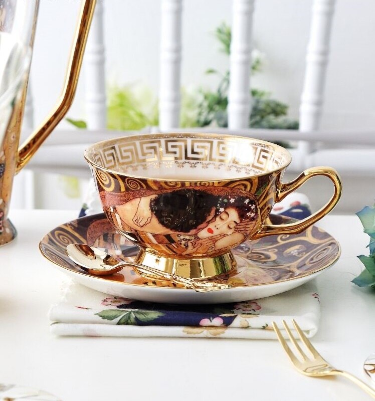 Decorazioni per la casa Klimt Kiss tazze in porcellana tazze da caffè Gustav Klimt Bone China tazza da tè ufficio per matrimoni bicchieri regali di compleanno