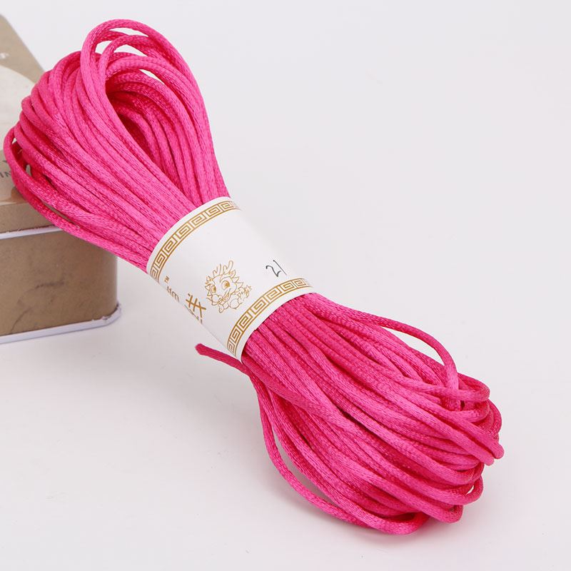 20m färger mjukt satin siden macrame sladdar diy kinesisk knut handgjorda väva rep smycken fynd pärlor dekorativt snöre touw: Rosa röda snören