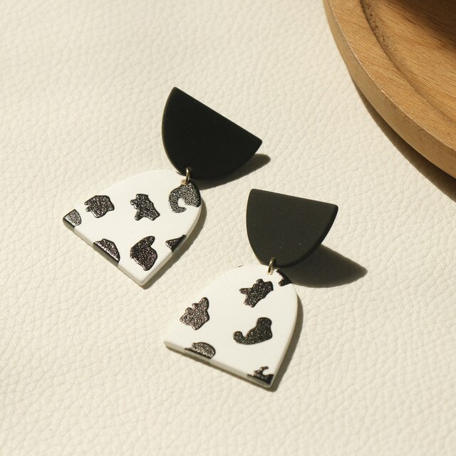 Koreaanse Acryl Geometrische Onregelmatige Dangle Oorbellen Voor Vrouwen Meisjes Leuke Zoete Zwart Wit Party Mode-sieraden: F