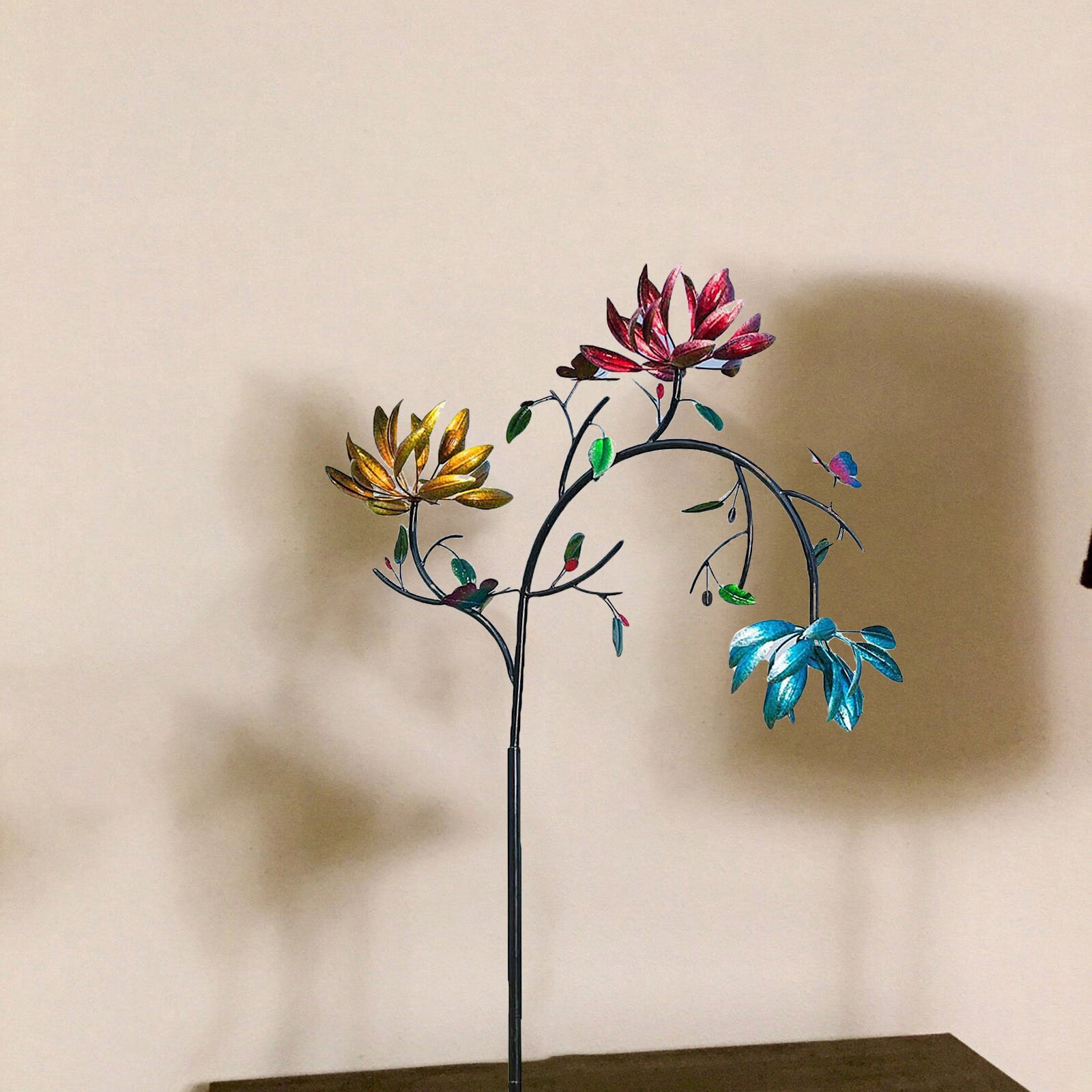 Vwlvrsco Große Metall Wind Spinner Mit Drei Spinnen Blumen und Schmetterlinge Windmühle Wind Skulptur, Wind Spinner für draussen