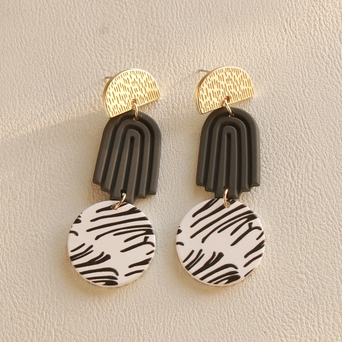 Classic Black White Large Geometric Acrylic Earrings for Women Irregular Exaggeration Long Earring Jewelry Pendientes: 1513