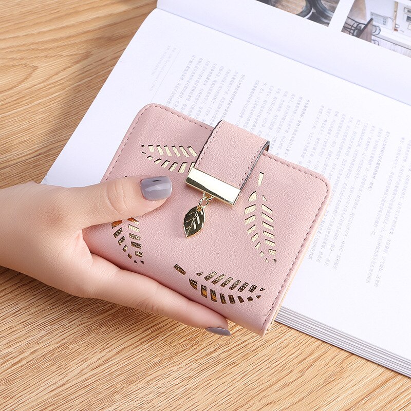 Cartera de cuero rosa con de hojas huecas para mujer, tarjetero, bolso de mano informal, billetera con broche: Pink short wallet