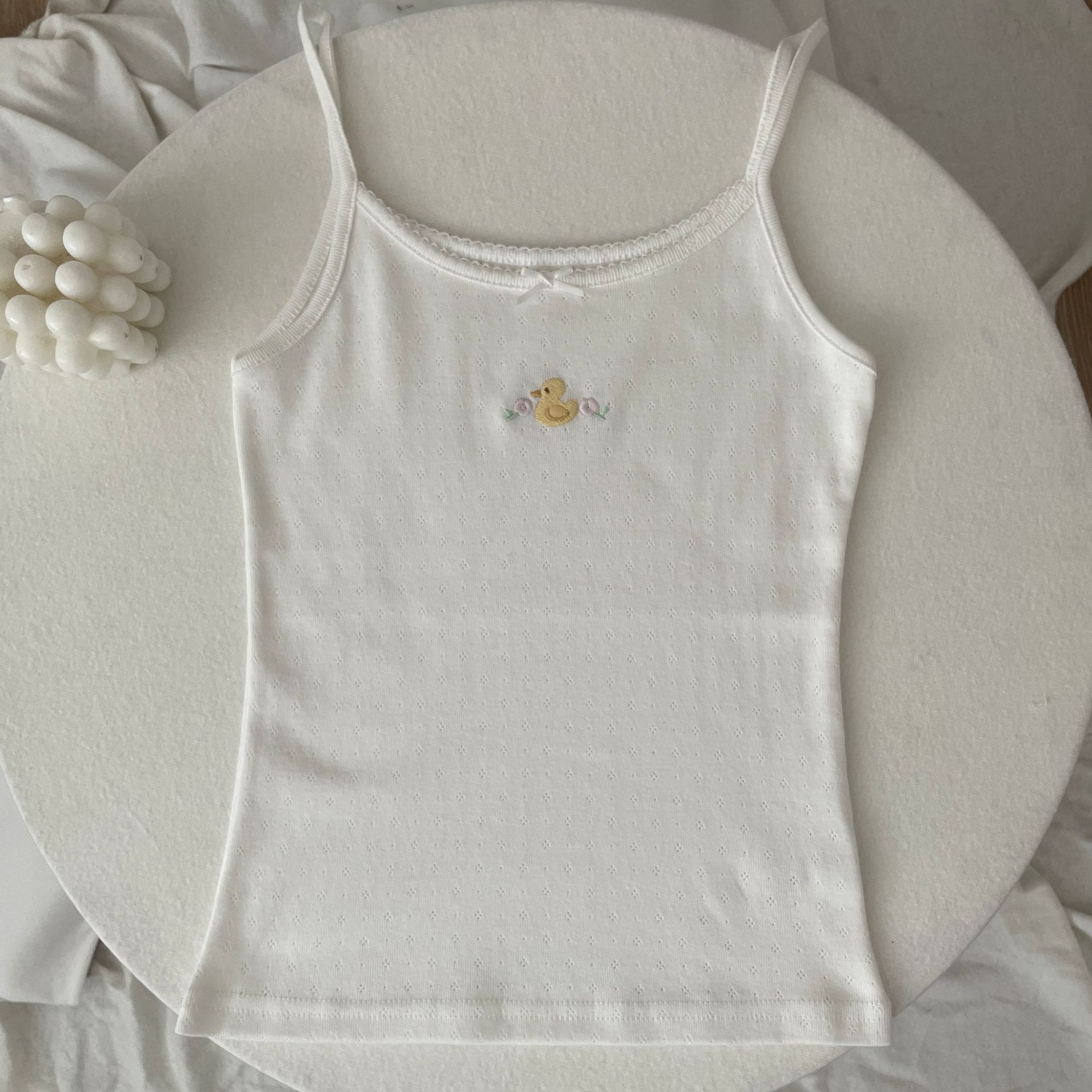 Tops cortos de algodón con lazo y ojales florales para mujer, Top sin mangas ajustado con adornos de encaje, camisola dulce de estilo Preppy, ropa Y2k: Marrón claro