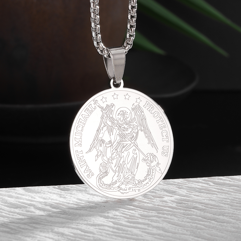 Gold Color Crucifix Image Men\\'s Pendant Christ Miami Cuban Religious Necklace for Daily Wear Jewelry Accessories