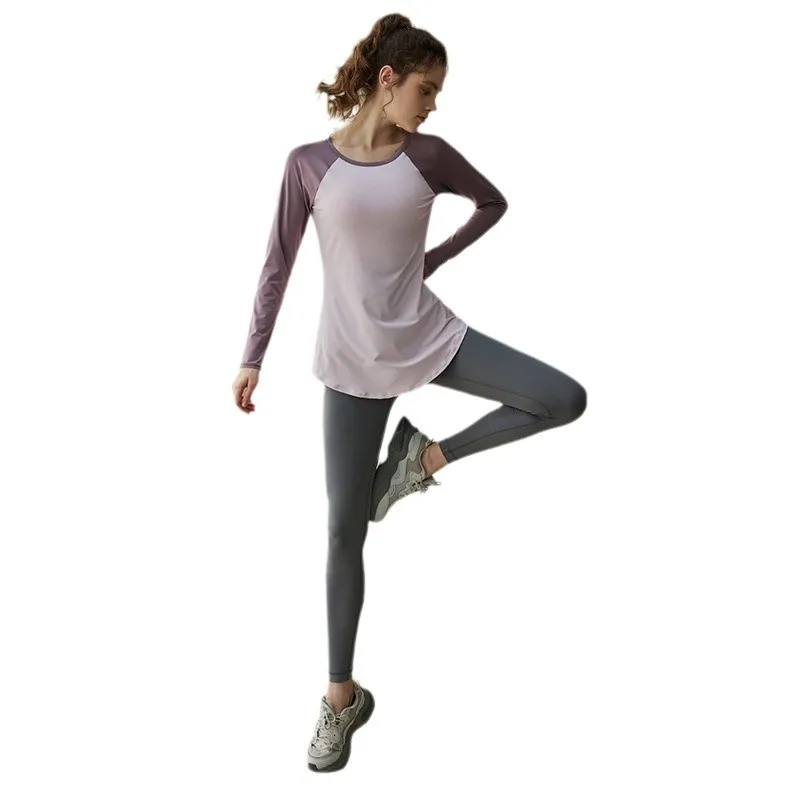 Ademende kleurblok sport yogaset met lange mouwen voor dames afslankende fitnesskleding hoge esthetische waarde