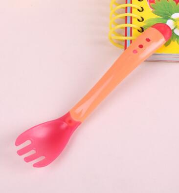 Handy Heat Sensing Thermal Spoon Baby Kids Weaning Silicone Head Tableware Baby Soft Head Safety Temperature Spoon: Pink fork