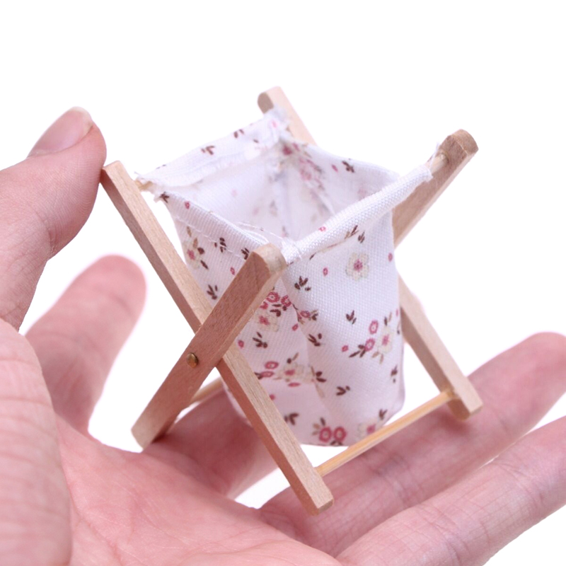 1/12 dukkehus miniature træ foldbar tøjopbevaringskurv beskidt vasketøjskurv til hjemmet badeværelse dekorativt tilbehør