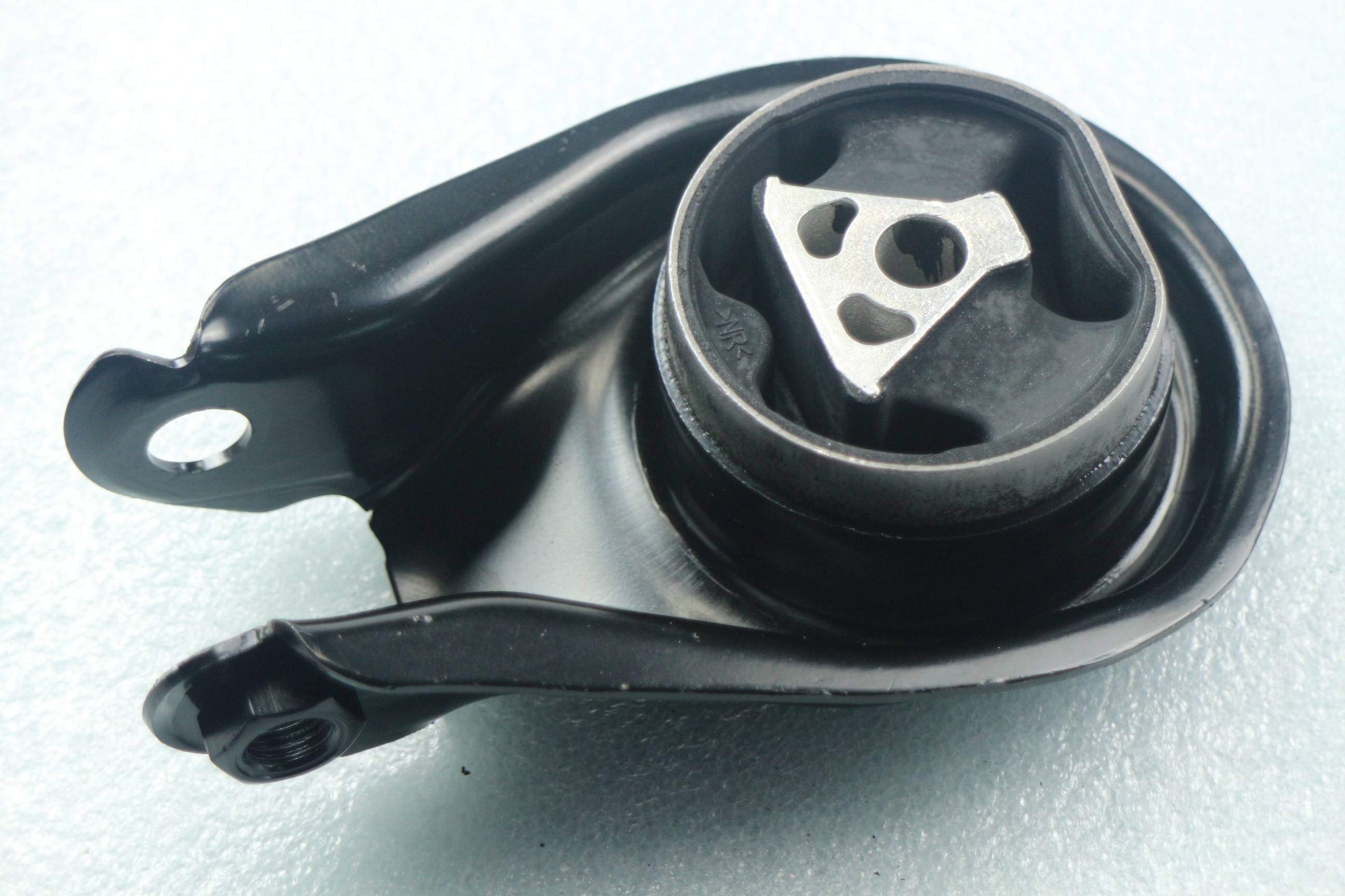 1x Rear Engine Motor Mount Fit for Mazda 3 BK BL Biante Ford Focus II Volvo S40